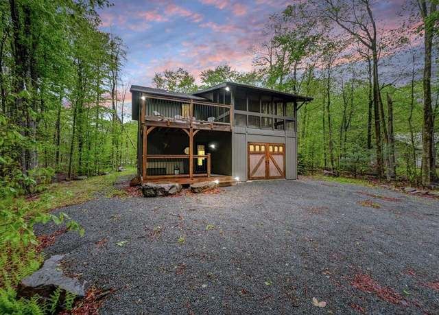 Property at 3207 Green Meadow Cir, Pocono Pines, PA 18350, 3 beds, 2 baths