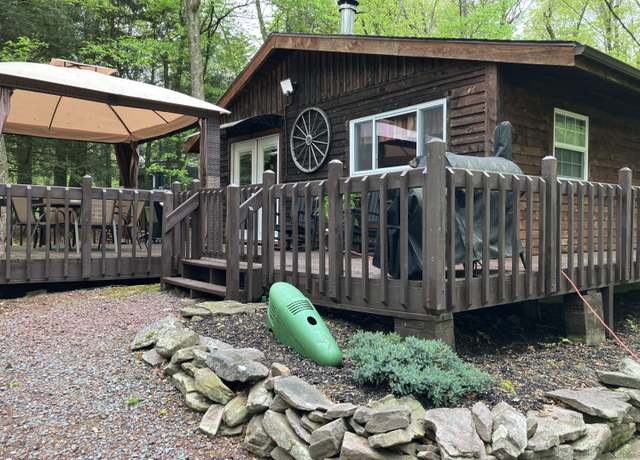 Property at 39 Pine Tree Road Rd, Albrightsville, PA 18210, 2 beds, 1 bath