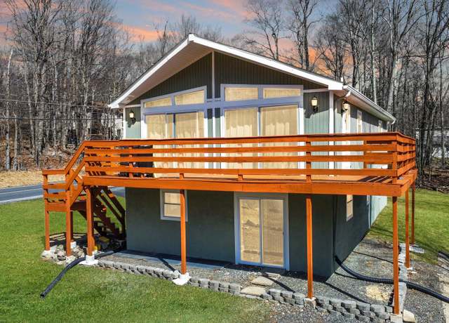 Property at 2224 Overlook Dr, Tobyhanna, PA 18466, 5 beds, 2.5 baths