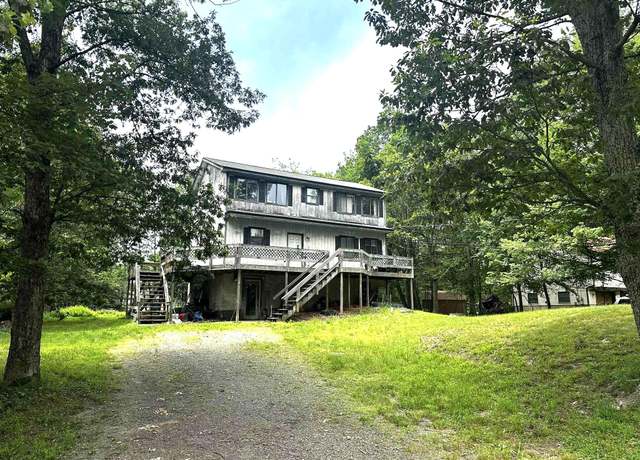 Property at 54 Lenape Dr, East Stroudsburg, PA 18302, 5 beds, 3 baths