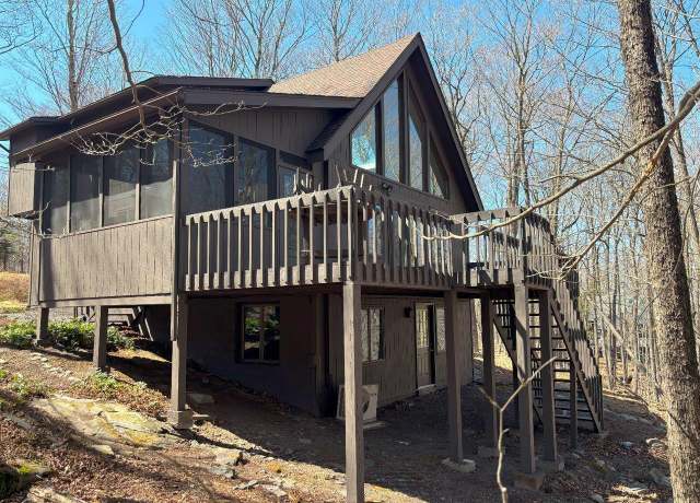 Property at 113 Mountainside Dr, Gouldsboro, PA 18424, 3 beds, 2 baths