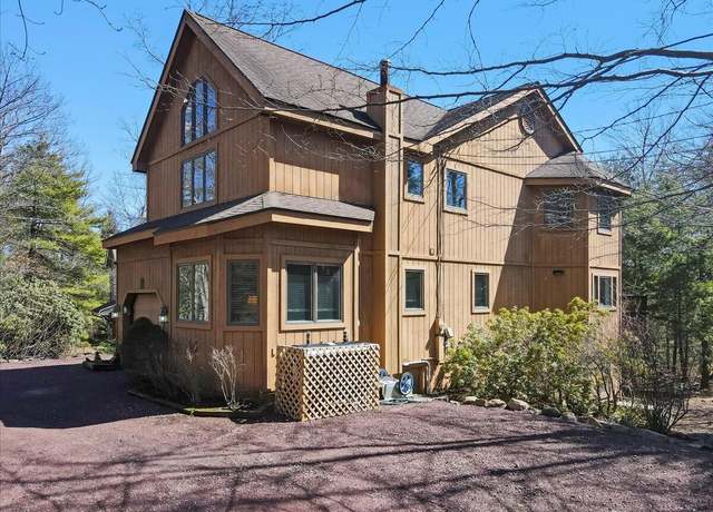 Property at 6102 Lakeview Dr, Pocono Pines, PA 18350, 5 beds, 5 baths