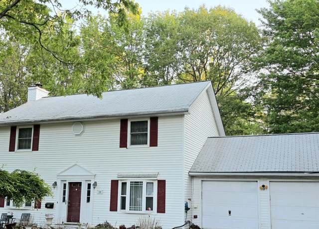 Property at 34 Heath Ln, Mount Pocono, PA 18344, 3 beds, 2.5 baths