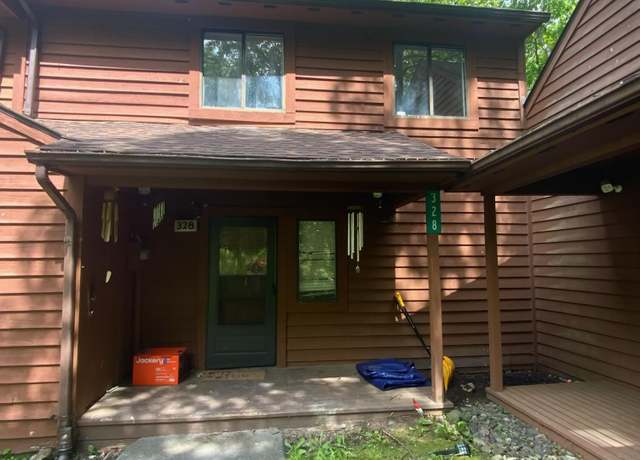 Property at 328 Crewe Ct, Bushkill, PA 18324, 2 beds, 2 baths