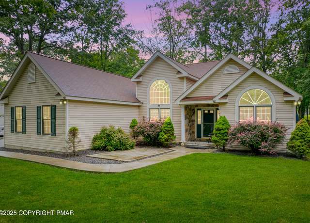 Property at 212 Withywindle Way, Tamiment, PA 18371, 3 beds, 2 baths