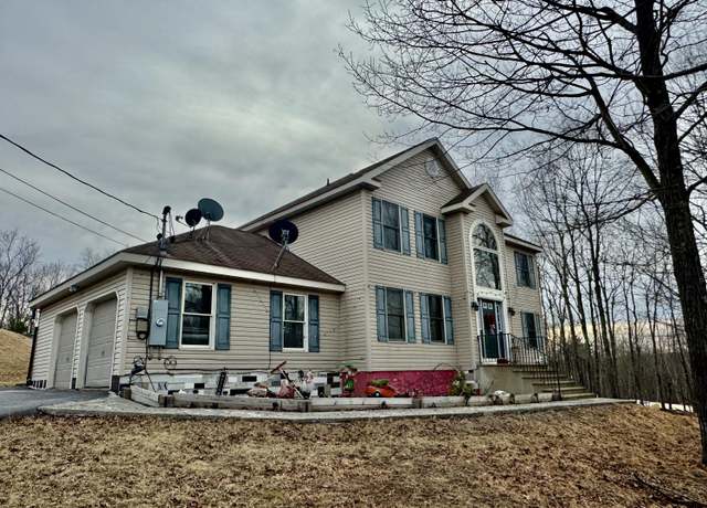 Property at 2685 Pocono Forested Dr, East Stroudsburg, PA 18302, 4 beds, 2.5 baths