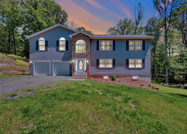 Property at 631 Sunglo Ln, Henryville, PA 18332, 4 beds, 3 baths