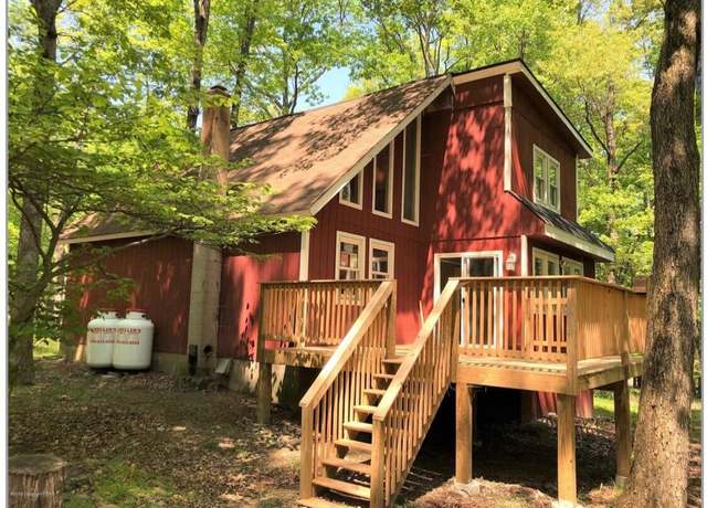 Property at 2122 Wood Thrush Ct, Bushkill, PA 18324, 4 beds, 2 baths