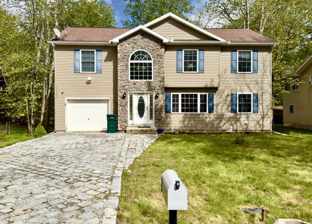 Property at 7075 Boulder Ct, Tobyhanna, PA 18466, 4 beds, 2.5 baths