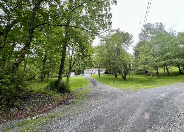 Property at 117 Hutson Hl, East Stroudsburg, PA 18302, 3 beds, 3.5 baths