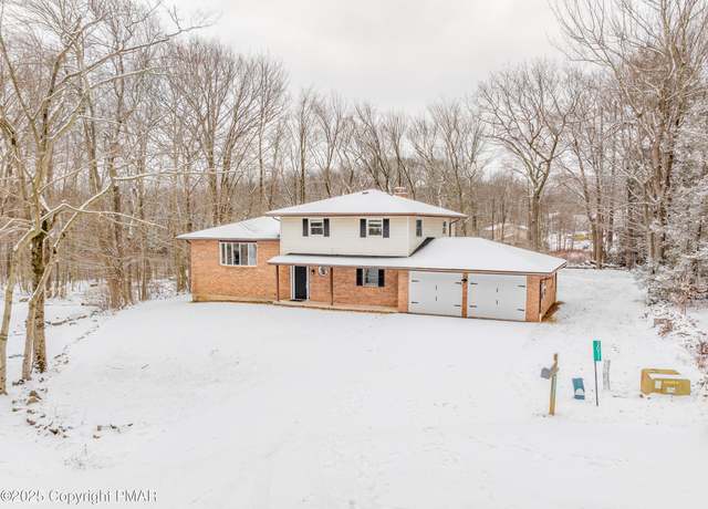 Property at 3011 Minqua Cir, Tobyhanna, PA 18466, 3 beds, 2.5 baths