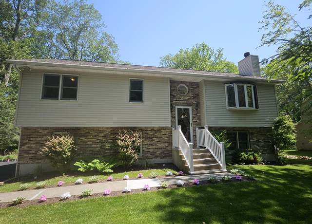 Property at 3124 Fern Rd, Pocono Summit, PA 18346, 3 beds, 2 baths