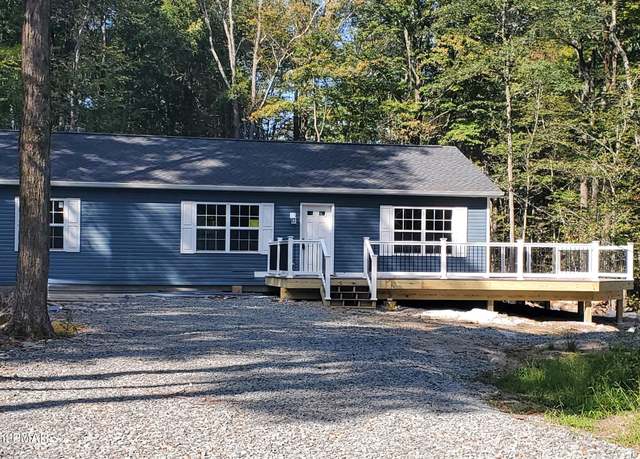 Property at 2412 Freedom Pl, Greentown, PA 18426, 3 beds, 2 baths