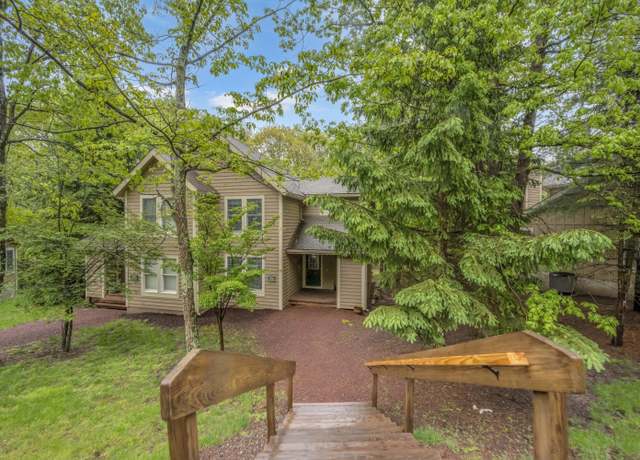 Property at 474 Spruce Dr, Tannersville, PA 18372, 3 beds, 2 baths