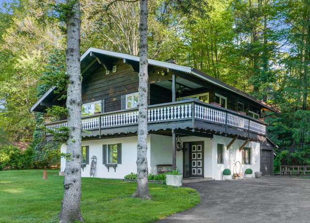 Property at 160 Camelback Rd, Tannersville, PA 18372, 3 beds, 2 baths