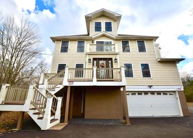 Property at 10 W Clarke Ln S, Jim Thorpe, PA 18229, 4 beds, 3.5 baths