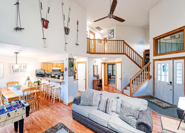 Property at 393 Vista Dr, Tannersville, PA 18372, 3 beds, 2.5 baths