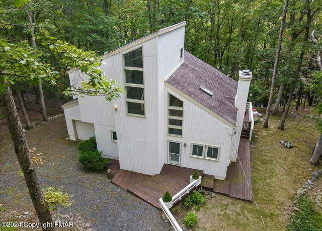 Property at 291 Manchester Dr, Bushkill, PA 18324, 3 beds, 2 baths