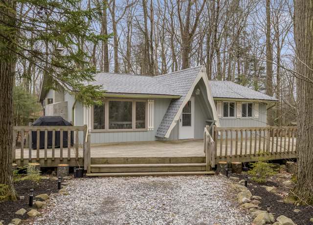 Property at 2169 Onondaga Way, Tobyhanna, PA 18466, 2 beds, 1 bath