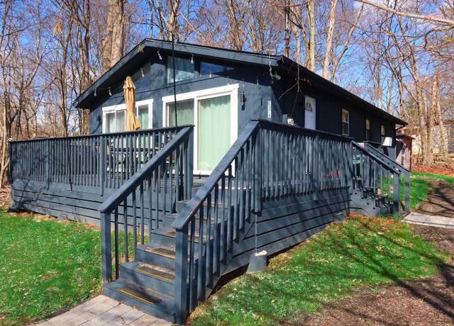 Property at 5306 Ledgewood Dr, Tobyhanna, PA 18466, 2 beds, 1 bath