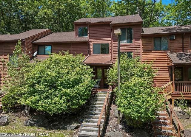Property at 213 Falls Cir, Bushkill, PA 18324, 2 beds, 2.5 baths