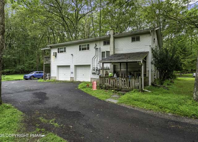 Property at 110 Gannet Dr, Henryville, PA 18332, 3 baths