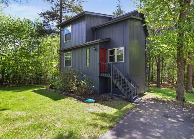 Property at 1249 Country Club Dr, Thornhurst, PA 18424, 3 beds, 2 baths