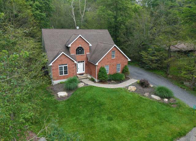Property at 2827 Oak View Ln, Tobyhanna, PA 18466, 4 beds, 2.5 baths
