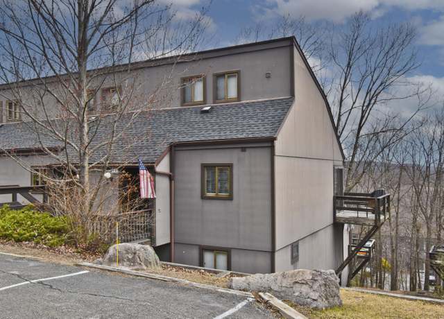 Property at 125 Cross Country Ln, Tannersville, PA 18372, 3 beds, 2 baths