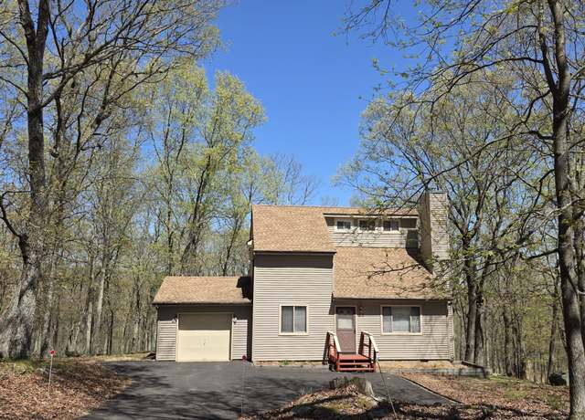 Property at 175 Mockingbird Ct, Bushkill, PA 18324, 3 beds, 1.5 baths