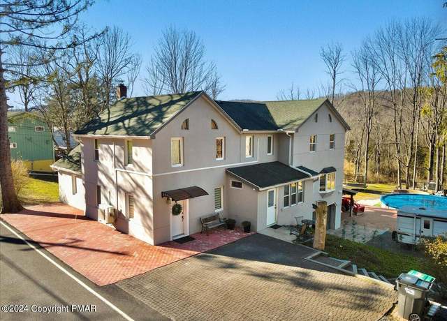 Property at 1553 Middle Rd, Stroudsburg, PA 18360, 5 beds, 4.5 baths