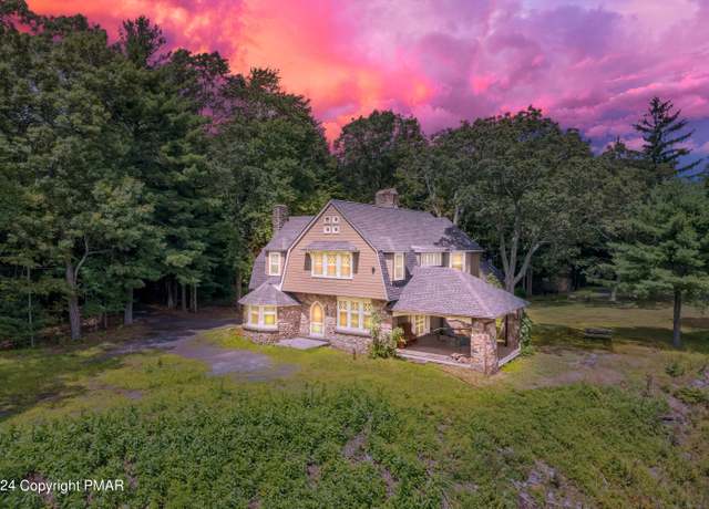 Property at 117 Stonecrop Ln, Mount Pocono, PA 18344, 4 beds, 1.5 baths