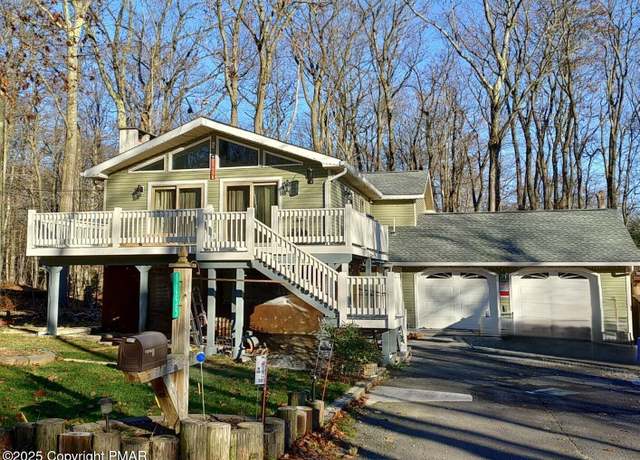 Property at 1055 Hunter Dr, Coolbaugh Township, PA 18466, 4 beds, 2 baths