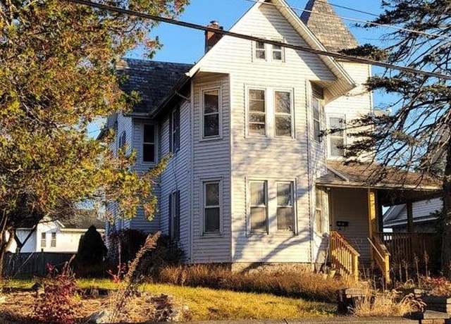 Property at 529 Market St, Bangor, PA 18013, 3 beds, 1.5 baths