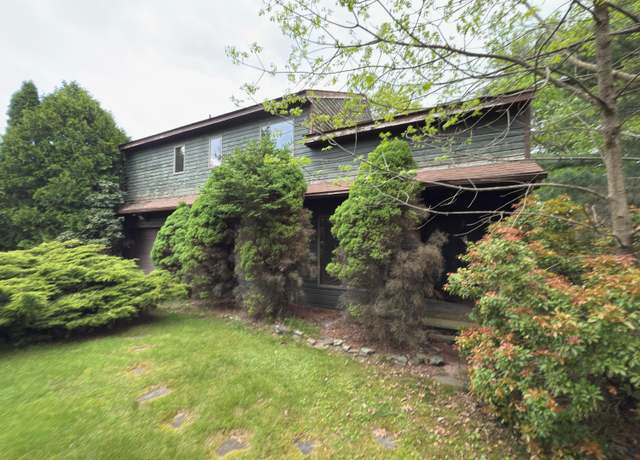 Property at 402 Shinymountain Ct, Greentown, PA 18426, 3 beds, 2.5 baths