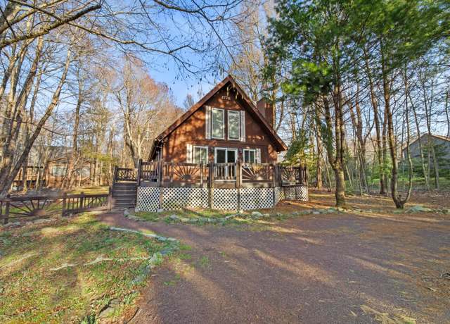 Property at 521 Cayuga Dr, Tobyhanna, PA 18466, 3 beds, 2 baths
