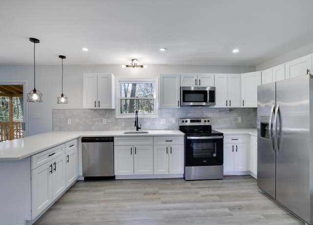 Property at 3243 Birch Hill Dr, Tannersville, PA 18372, 3 beds, 2 baths