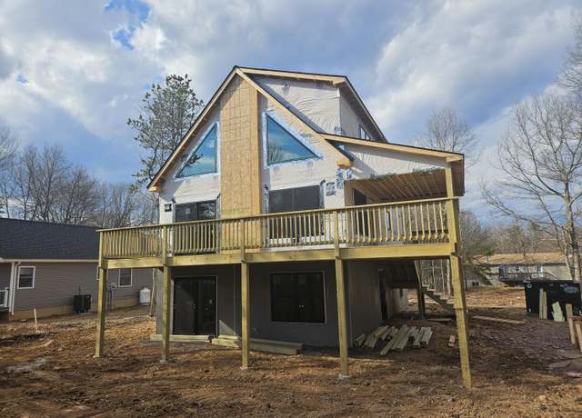 Property at 84 Parker Trl, Albrightsville, PA 18210, 6 beds, 3 baths