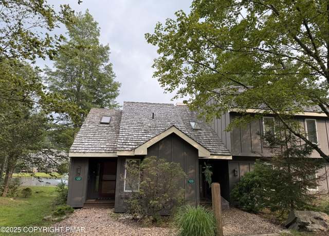Property at 120 Snow Ridge Circle Cir, Blakeslee, PA 18610, 2 beds, 2.5 baths