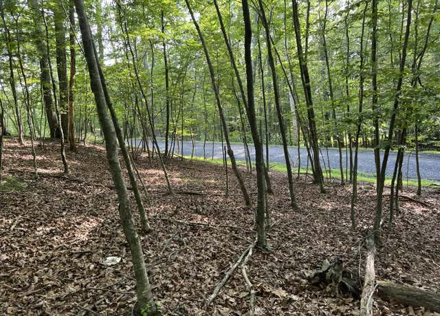 Property at 5095 Yukon Dr, East Stroudsburg, PA 18302