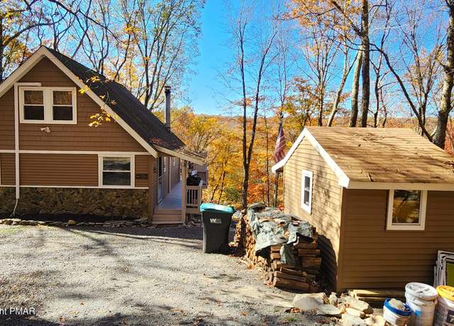 Property at 2124 Meadowlark Cir, Bushkill, PA 18324, 3 beds, 1.5 baths
