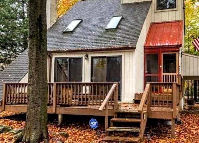Property at 6261 Park Pl, Tobyhanna, PA 18466, 3 beds, 2 baths