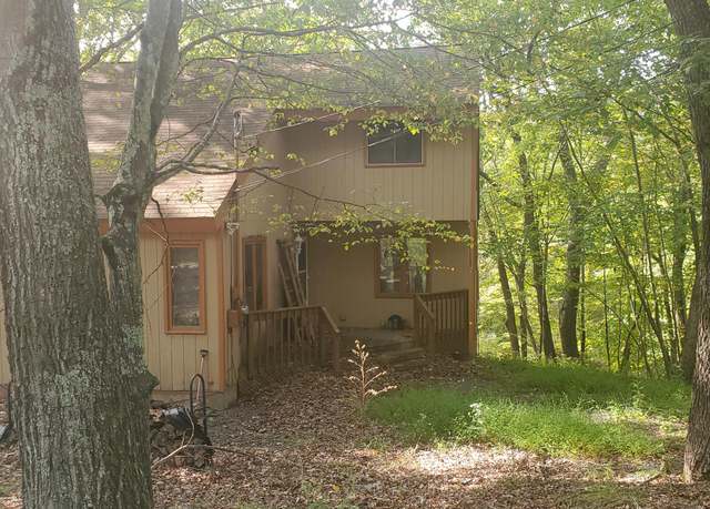 Property at 5030 Woodbridge Dr E, Bushkill, PA 18324, 3 beds, 2 baths