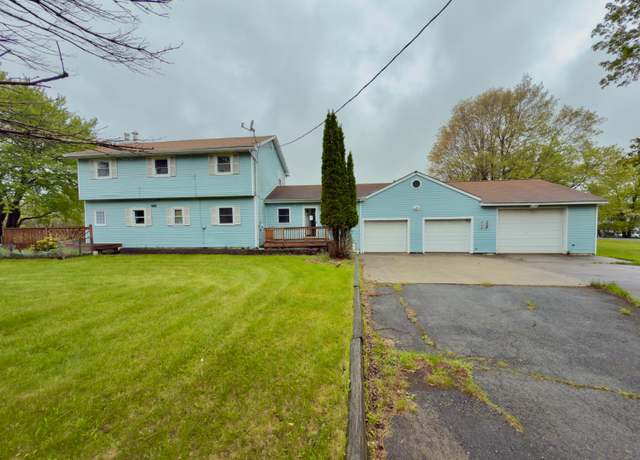 Property at 1234 Mathews Dr, Blakeslee, PA 18610, 4 beds, 3 baths