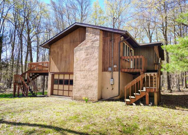 Property at 156 Big Bass Drive Dr, Gouldsboro, PA 18424, 3 beds, 1.5 baths