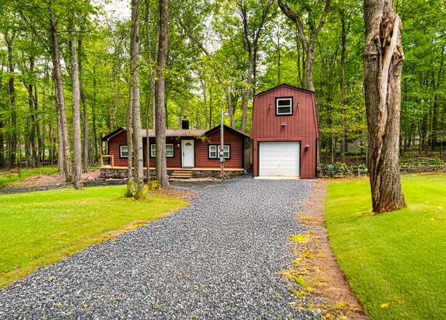 Property at 76 Kiowa Path Path, Gouldsboro, PA 18424, 3 beds, 1 bath