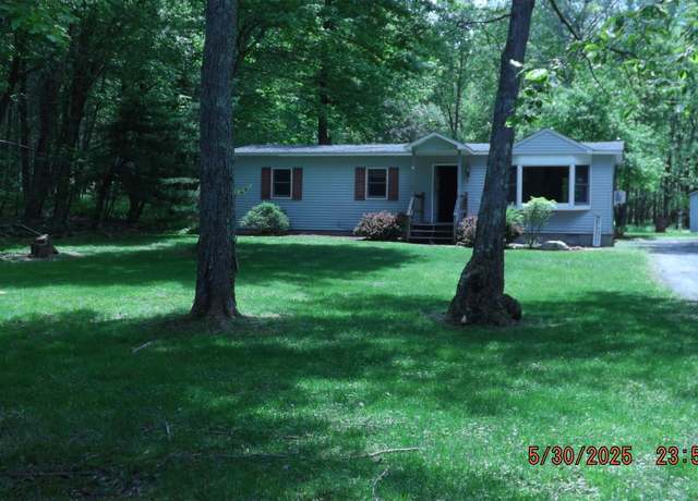 Property at 104 Raspberry Dr, Canadensis, PA 18325, 2 beds, 1 bath