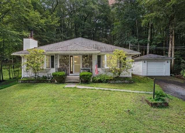 Property at 2726 Pocono Cir, Bartonsville, PA 18321, 3 beds, 2 baths