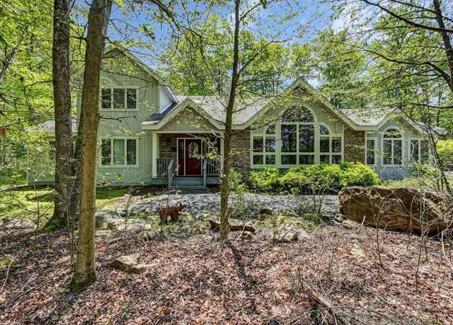 Property at 105 Cumberland Rd, Pocono Pines, PA 18350, 4 beds, 3 baths