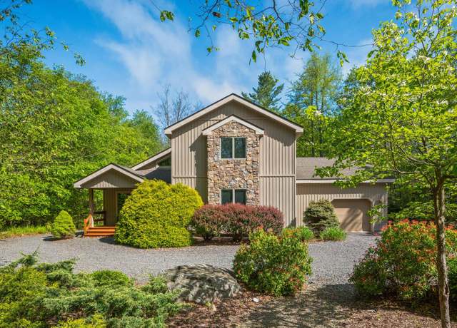 Property at 600 Conestoga Trl, Pocono Pines, PA 18350, 3 beds, 2.5 baths
